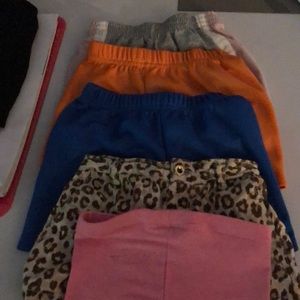 Girls shorts 12 M